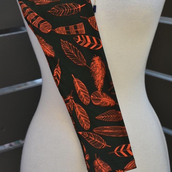 Lularoe Tween Leggings - Picture 2 of 2